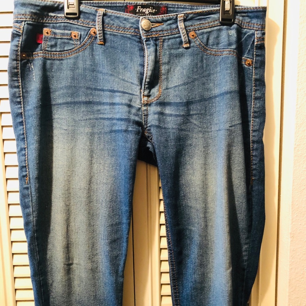 Fragile Blue Jeans distressed look